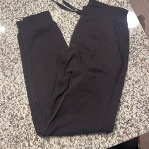 Lululemon black joggers